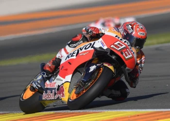 M&aacute;rquez torna al podi a Val&egrave;ncia i Pedrosa torna a competir abans de caure des de la 7 posici&oacute;