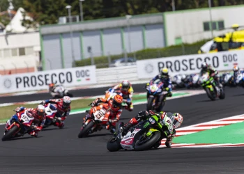 Rea chiude dietro a Bautista a Misano