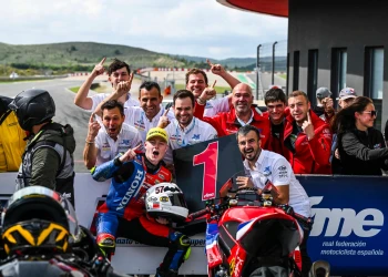 WEEK-END BRILLANT POUR LE TEAM HONDA LAGLISSE À L’ESBK DE NAVARRA