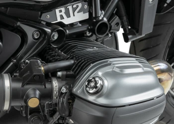 Engine Oil Plug Track