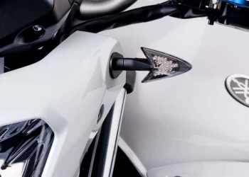 Befestigungswinkel des Blinker an der Verkleidung