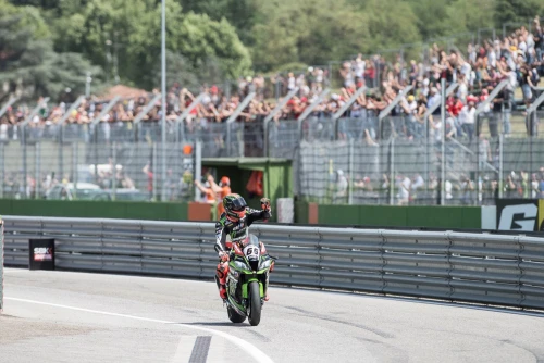 LOS DOS PILOTOS DEL KRT ACABAN EN EL PODIO DE IMOLA