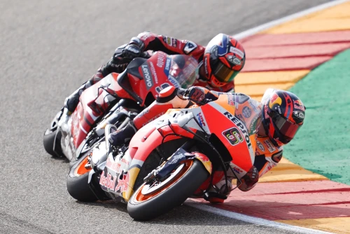 Marquez cade in Aragon