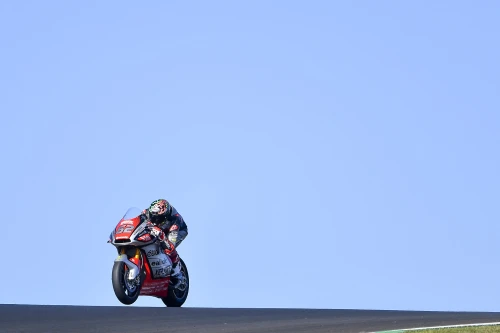 Bradl conclude la stagione in grande stile