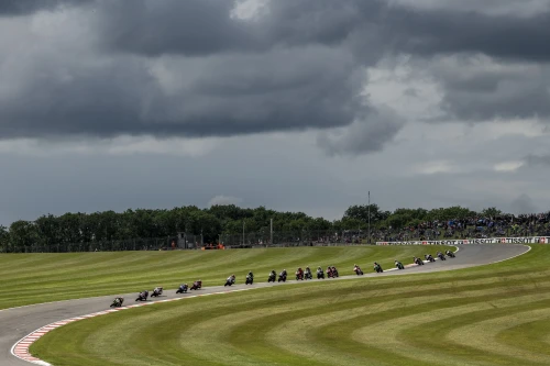 Wochenende mit Höhen und Tiefen für Rea in Donington