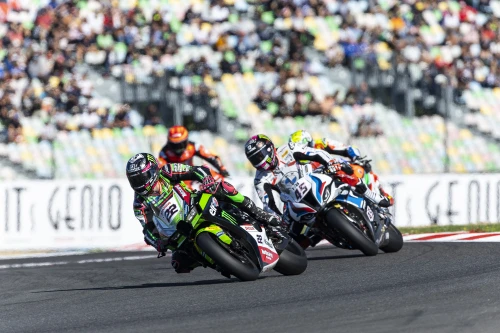 Rea, protagonista a Magny -Cours per un incident amb Bautista