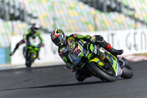 Jonathan Rea achieves three podiums in the French Magny-Cours event