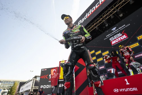 Jonathan Rea achieves three podiums in the French Magny-Cours event