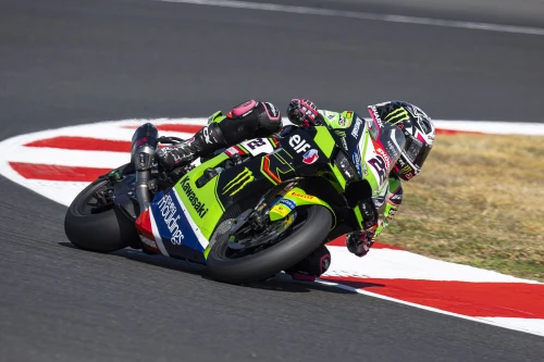 Jonathan Rea achieves three podiums in the French Magny-Cours event