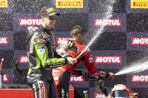 Rea achieves two podiums and a record superpole at the Motorland-Aragón event