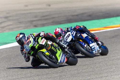 Rea achieves two podiums and a record superpole at the Motorland-Aragón event