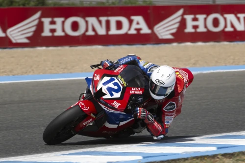 BORJA GÓMEZ BRILLA A JEREZ I LIDERA L'ESPECTACLE DEL JUNIOR GP