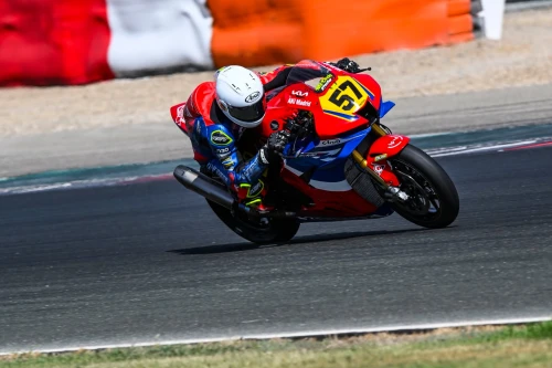 SUMMER DIDN’T STOP THEM: LAGLISSE DOMINATES ON THEIR RETURN TO ACTION