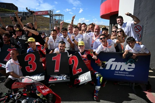 SUMMER DIDN’T STOP THEM: LAGLISSE DOMINATES ON THEIR RETURN TO ACTION