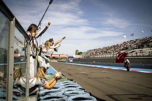 Three podiums for Alex Lowes at Magny-Cours with the new Bimota project