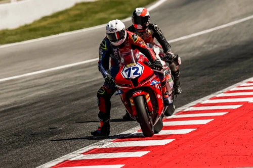 PAWELEC STARTET DIE TITELVERTEIDIGUNG ALS MOTO2-SPITZENREITER IN BARCELONA