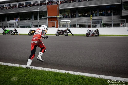 WEEK-END PALPITANT POUR PUIG AU SOMMET DU MOTOCYCLISME