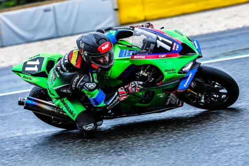 WEEK-END PALPITANT POUR PUIG AU SOMMET DU MOTOCYCLISME