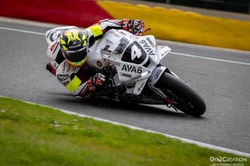 WEEK-END PALPITANT POUR PUIG AU SOMMET DU MOTOCYCLISME